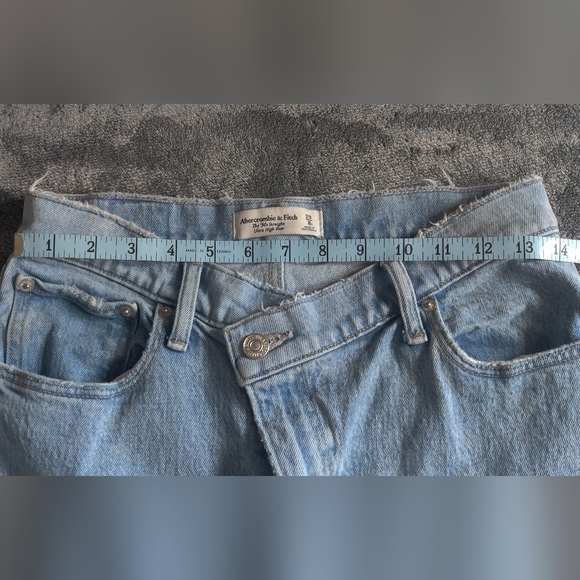 💛 Limited Time Sale💛Abercrombie & Fitch Sky Blue Denim Jeans - Picture 6 of 8
